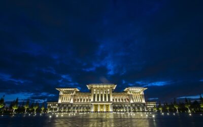 Halktan topladılar itibara harcadılar