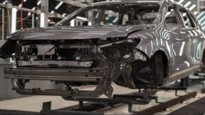 Otomotiv devi rakip aracı parçalayınca buldukları şoke etti: 'Duygulandık' açıklaması geldi