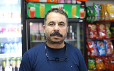 Hatay'da bir hayırsever mahallelinin markete borcunu ödedi