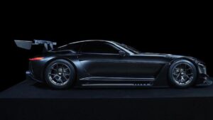 Toyota 4.0 motorlu asfalt uçağı çıkardı: Fiyatı dudak uçuklattı