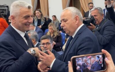 Esnaf dükkanın kilidini Bakan'a gönderdi