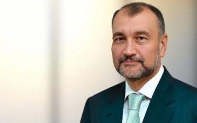 30 fabrikasını sattı, 7 milyar dolar borç ödedi