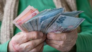 1 Ocak'ta başlıyor: Emeklinin maaşından kesinti yapılacak