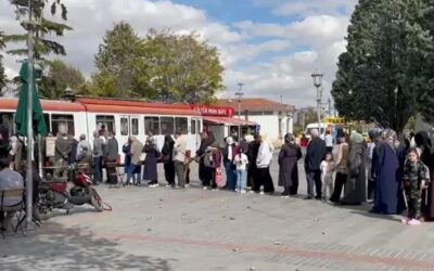 AKP'nin kalesinde ucuz simit kuyruğu