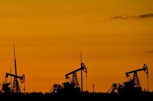Petrol fiyatları baskılandı: Brent 65 doların altına yaklaştı