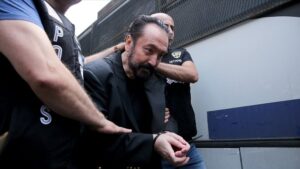 Adnan Oktar şirketlerinin 4 aracı satışa çıkarıldı