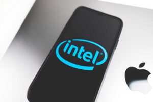 Intel'in Apple’la yatırım haberlerinin ardından hisseleri yükselişe geçti