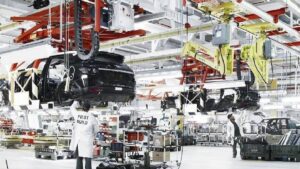 92 yıllık otomotiv devi 7 fabrikasını kapatıyor: 20 bin kişi işsiz kalacak
