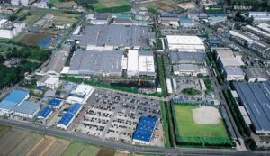 Toyota, 14 futbol sahası büyüklüğünde fabrika açtı! İlk kez başka ülkede üretim yapacak