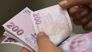 Asgari ücrete siyasilerden ve sendikalardan ilk tepki