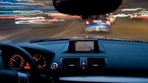 Araçtaki bu tuşu bilen geceleri huzurla araç sürüyor