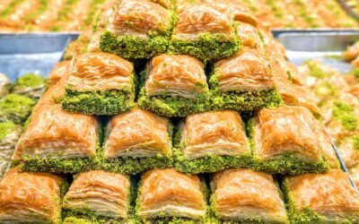Bir dilim baklavanın fiyatı 'pes' dedirtti! Bir de indirim yapmışlar!