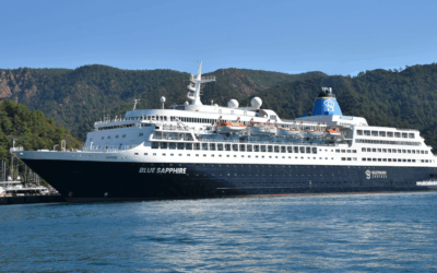 Yolcu gemisi "Blue Sapphire" personel değişimi ve ikmal için Marmaris'te