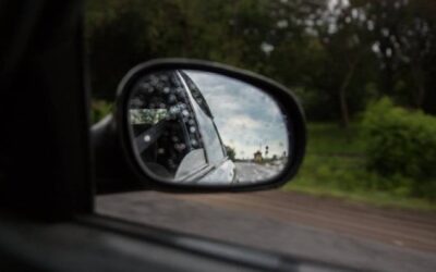 Araçların dikiz aynalarındaki siyah şeridin gizli işlevi ortaya çıktı