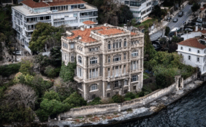 Türkiye'nin en pahalı yalısı satışa çıktı: 23 tane odası var