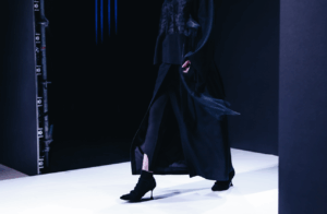 Lüks moda devi el değiştirdi