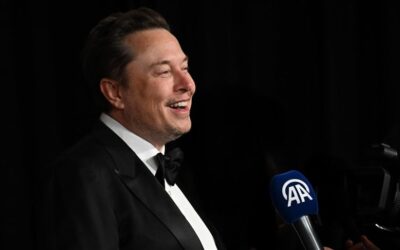 Dünyanın ilk trilyoneri olma yolunda: Elon Musk'ın serveti rekor kırıyor