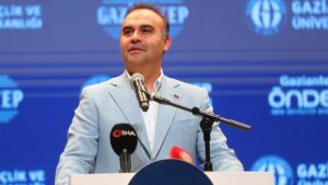 Bakan Kacır: AK Parti belediyeciliği eser ve proje siyasetidir
