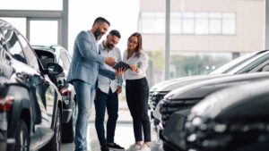 En popüler 10 otomobil listesi değişti: Geçen yılın yıldızı Tesla Model Y satışları bu yıl yerlerde, 1 ülke dikkat çekiyor