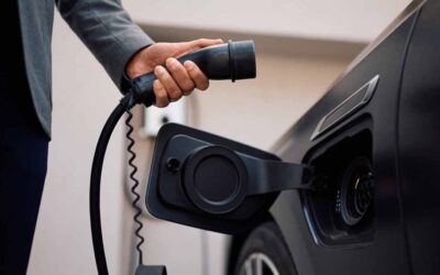 'Fişe takma endişesi yok' diyerek rakiplerini geride bıraktı! 'Yılın Hibrit Otomobili' unvanını kazandı!