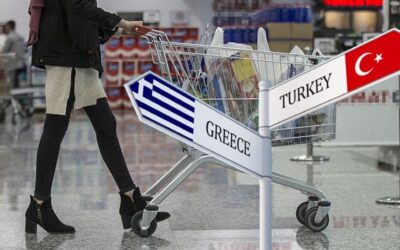 Türkler önce tatil sonra market için akın akın komşuya gidiyor