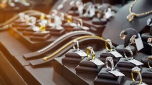 127 yıllık mücevher devi iflas etmeden kapanıyor