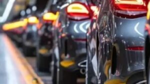 Otomotiv tarihinin efsaneleri belli oldu: Dünyanın en uzun süre üretilen otomobilleri açıklandı