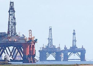 Petrol ihraç eden ülkelerden üretimi artırma kararı aldı