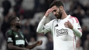 Rafa Silva Bugün de Antrenmana Çıkmadı: Futbolu Bırakacak mı?