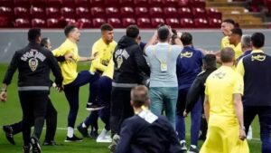 Galatasaray-Fenerbahçe Maçı Sonrası Yaşananlar İçin Mert Hakan Yandaş ve Oostervolde&apos;ye Hapis Cezası İstendi