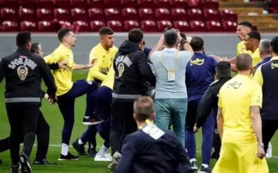 Galatasaray-Fenerbahçe Maçı Sonrası Yaşananlar İçin Mert Hakan Yandaş ve Oostervolde&apos;ye Hapis Cezası İstendi
