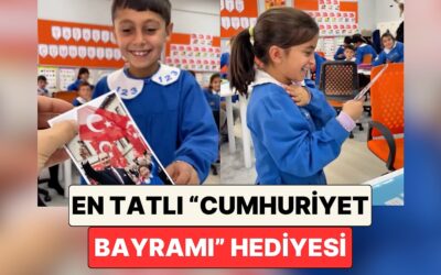 Öğrencilerine Cumhuriyet Bayramı İçin Olarak Atatürk ile Fotoğraflarını Hediye Eden Öğretmen Kalpleri Isıttı