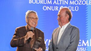 Bodrum Altın Mozole Onur Ödülü Efsane Halikarnas’ın Kurucusu Süleymen Demir’e Verildi