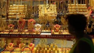 Kapalıçarşı&apos;da Büyük Operasyon: Kara Para Operasyonunda 76 Kişi Gözaltına Alındı