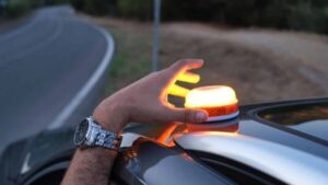 Trafikte Hayat Kurtaran Yenilik: Arabayla Seyahat Kuralları Değişti, Aracına Bu Cihazı Koymayan Ceza Yiyecek!