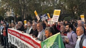 Sadece 25 Kişi Gitti: Özgür-Der Atatürk İçin Okunacak Mevlide Karşı Çıkmıştı