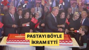 Hulusi Akar Küçük Çocuğa Pastayı Kılıçla İkram Etti