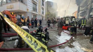 Kocaeli&apos;de Depo Yangını: 6 Kişi Hayatını Kaybetti