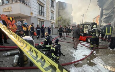 Kocaeli&apos;de Depo Yangını: 6 Kişi Hayatını Kaybetti