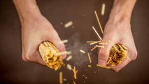 Onların Kırmızı Çizgisi: İtalyanlar Spagettiyi Neden Asla Kırmaz?