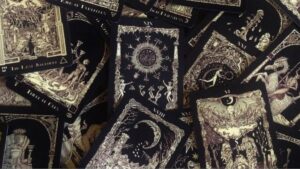 Bir Tarot Kartı Seç, Hayatını Düzene Sokacak Şeyi Öğren!