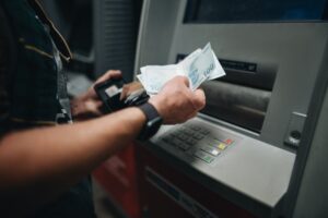 Emekliye, memura ve asgari ücretliye yeni zam dalgası: 3 farklı maaş tablosu gündemde