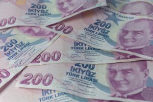 200 TL'lik banknot tarihe mi karışacak? Uzman isim 2030'u işaret etti