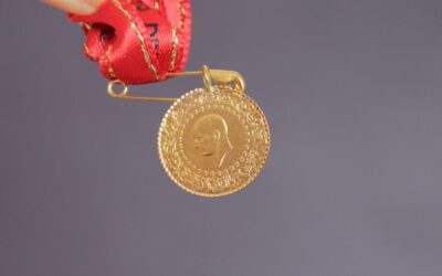 Altın yatırımcısına ‘Rüzgar tersine dönebilir’ uyarısı: Gram altın için iddialı rakam!