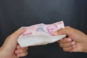 Merkez frene bastı, bankalar hızlandı: Mevduatta yüzde 50 faiz