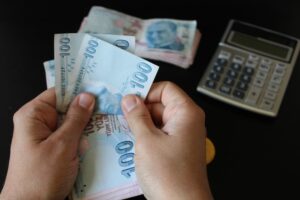 Bir ay geciken büyük borçlanacak: Prim yükü gelir testiyle önleniyor