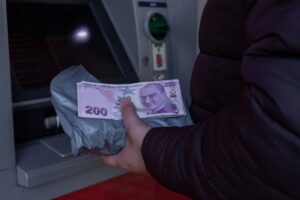 Ünlü bankadan 100 bin lira faizsiz kredi: Tek bir şartı var