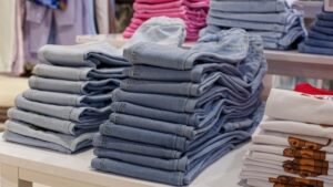 Çin devinin Paris'te açtığı mağaza Avrupa'yı karıştırdı