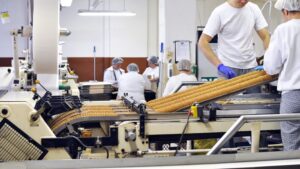 Türkiye'de de fabrikası bulunan gıda devi binlerce kişiyi işten çıkartacak!
