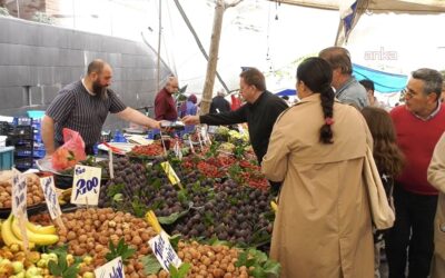 Zenginlere para dağıtıyor fakirlere hiç